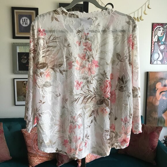 ALFRED DUNNER size L Petite Ivory & Pink Floral Sheer Burnout Textured Top - Picture 3 of 5